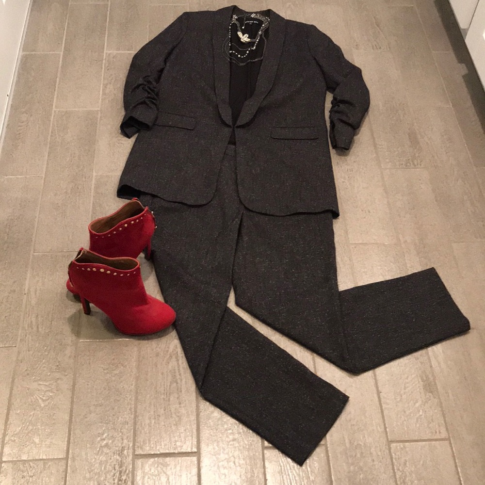 Gianni Bini Jemma suit. Blazer with pants. - Picture 2 of 8
